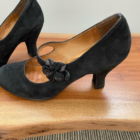 Black Mary janes - Picture 3 of 4
